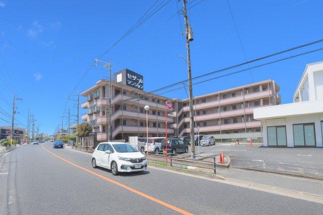 セザール春日部 1階/4階建 の外観画像